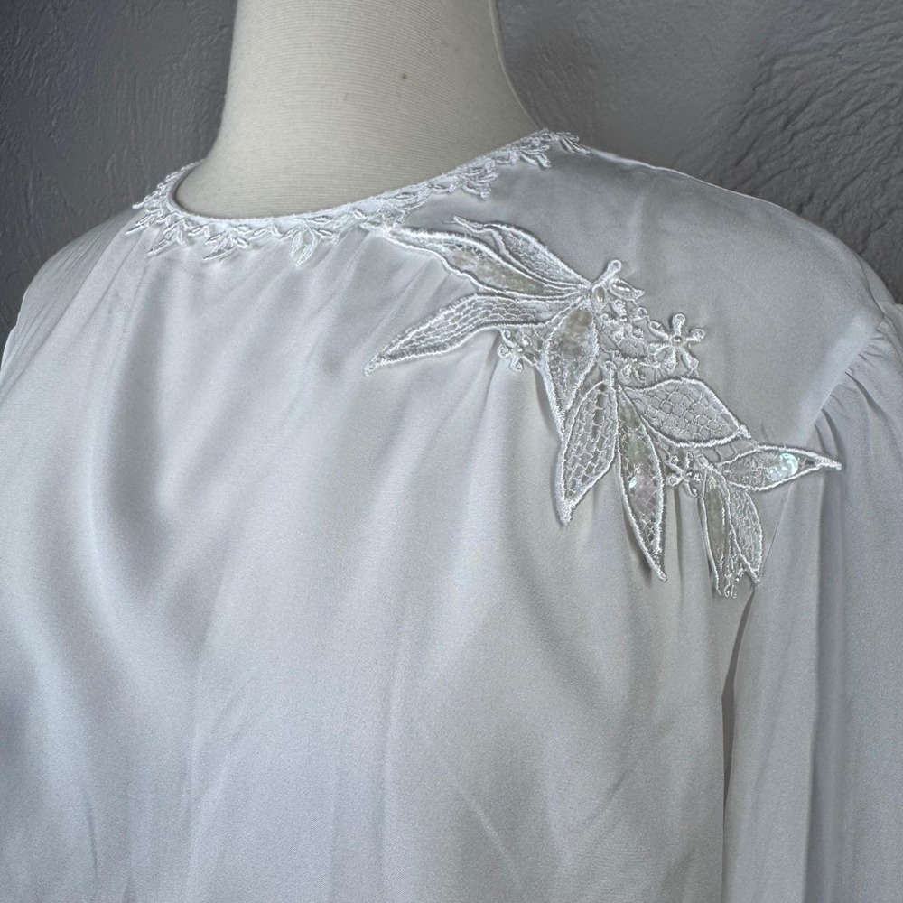 Vintage 80's Women's Size 14 (large or XL) White Applique sequin lace blouse